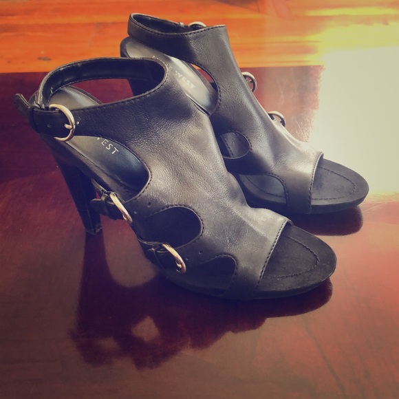 nine west gladiator heels
